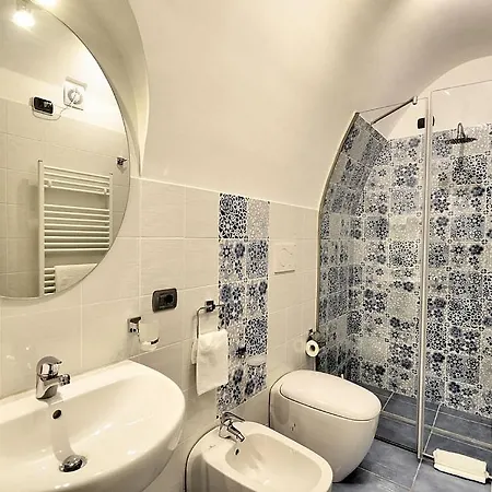 Sleeps 4 Vietri
